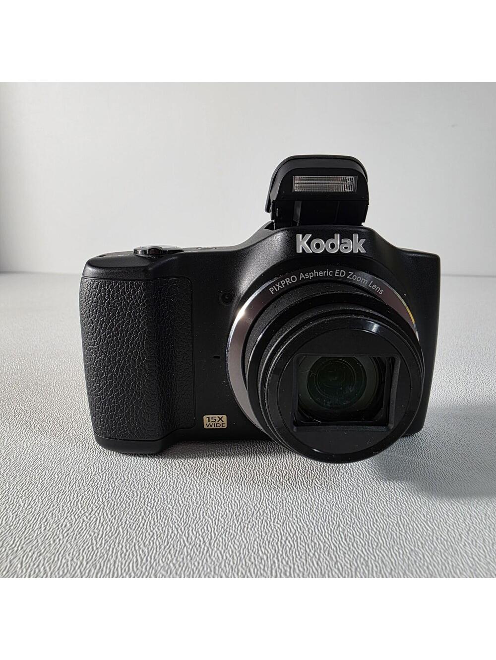 Kodak PixPro FZ152 16MP Digital Camera 15x Zoom Bundle- Battery & SD Card